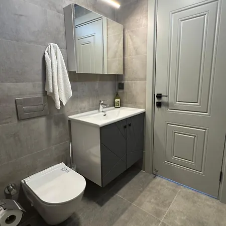 Akyuz 4 Apartment