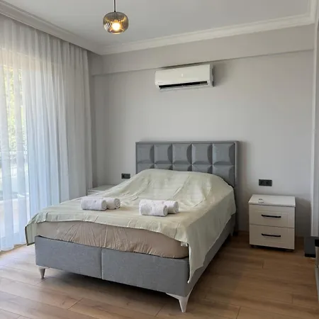 Apartment Akyuz 4 *